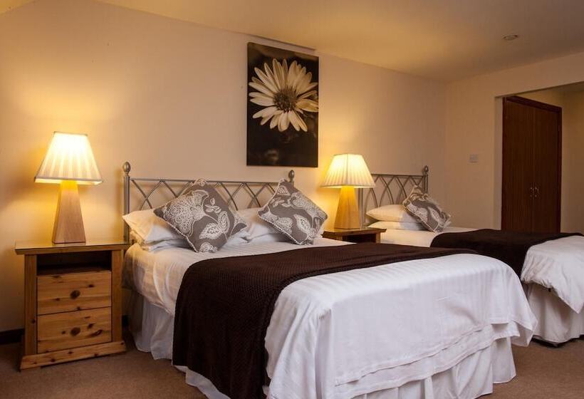 Hotel Dunhallin House