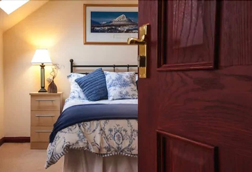 Hotel Dunhallin House