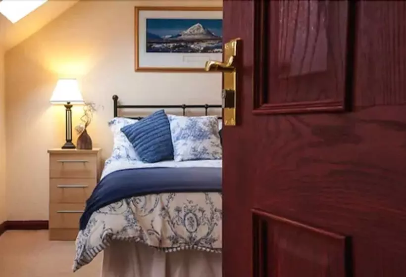 فندق Dunhallin House