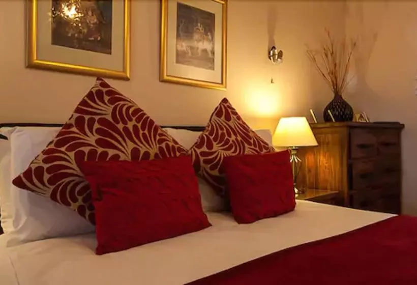 فندق Dunhallin House