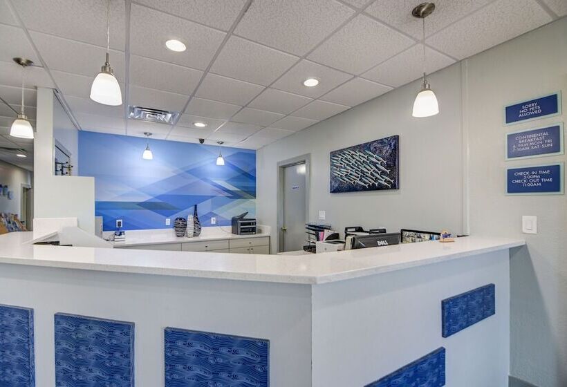 فندق Emerald Coast Inn And Suites