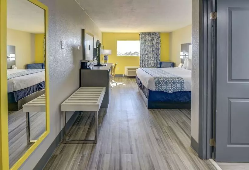 호텔 Emerald Coast Inn And Suites