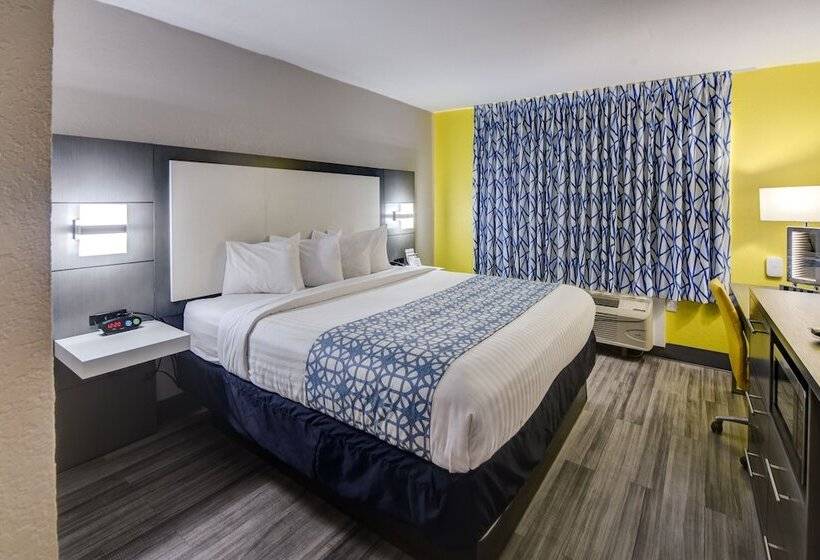 فندق Emerald Coast Inn And Suites