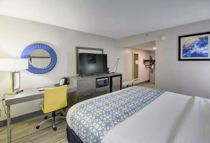 호텔 Emerald Coast Inn And Suites