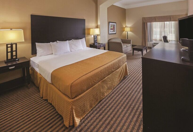 בית מלון כפרי La Quinta Inn & Suites By Wyndham Livingston