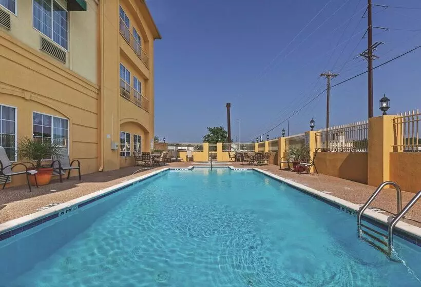 酒店 La Quinta Inn & Suites By Wyndham Livingston