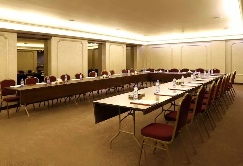 هتل Lancaster Suites Raouche