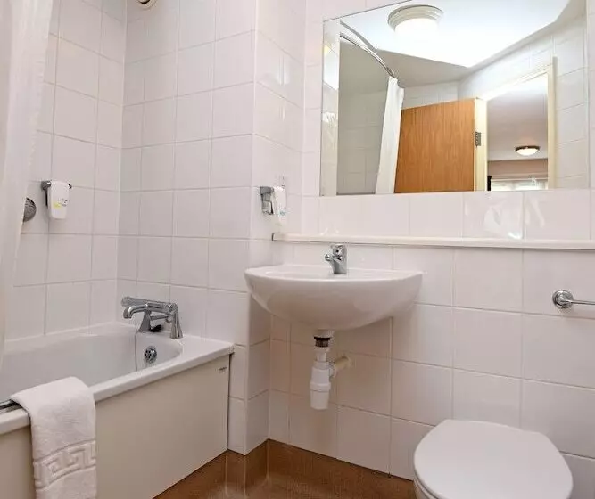 Hotel Meadow Farm Redditch By Marstons Inns