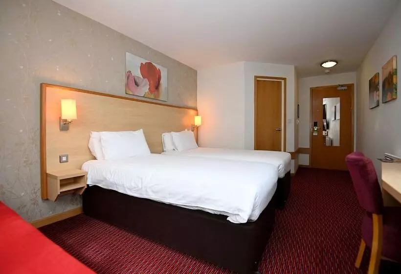 Hotel Meadow Farm Redditch By Marstons Inns