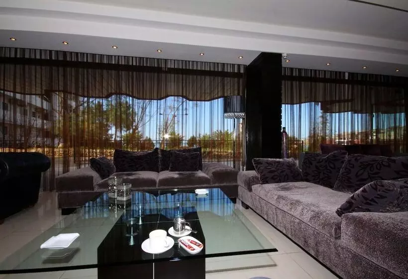 Отель Rivoli Palace