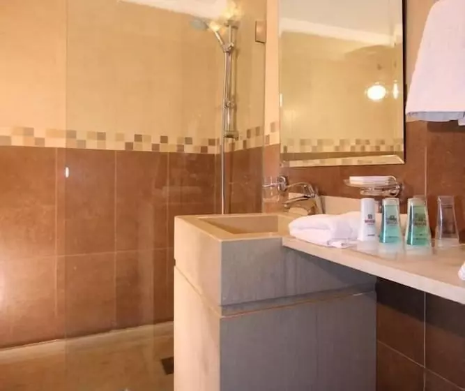 Отель Rivoli Palace