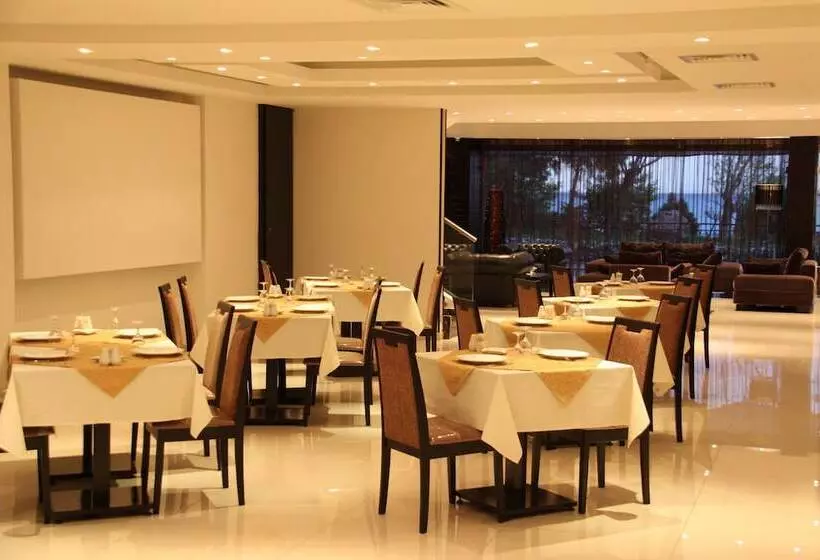 Отель Rivoli Palace