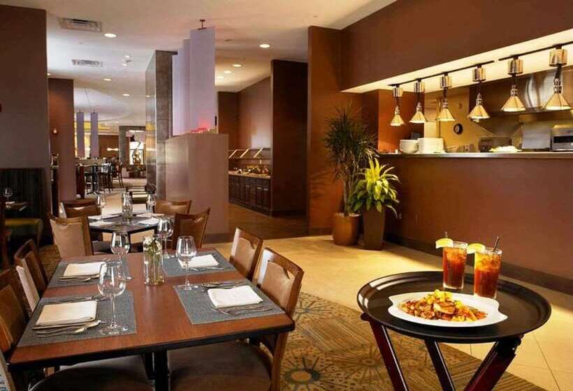 Отель Sonesta Milwaukee West Wauwatosa