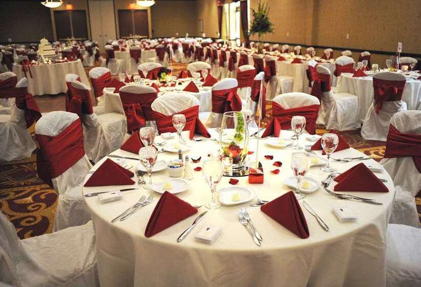 Отель Sonesta Milwaukee West Wauwatosa