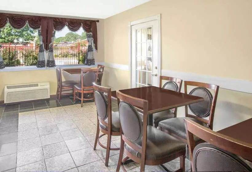 فندق Super 8 By Wyndham Jasper