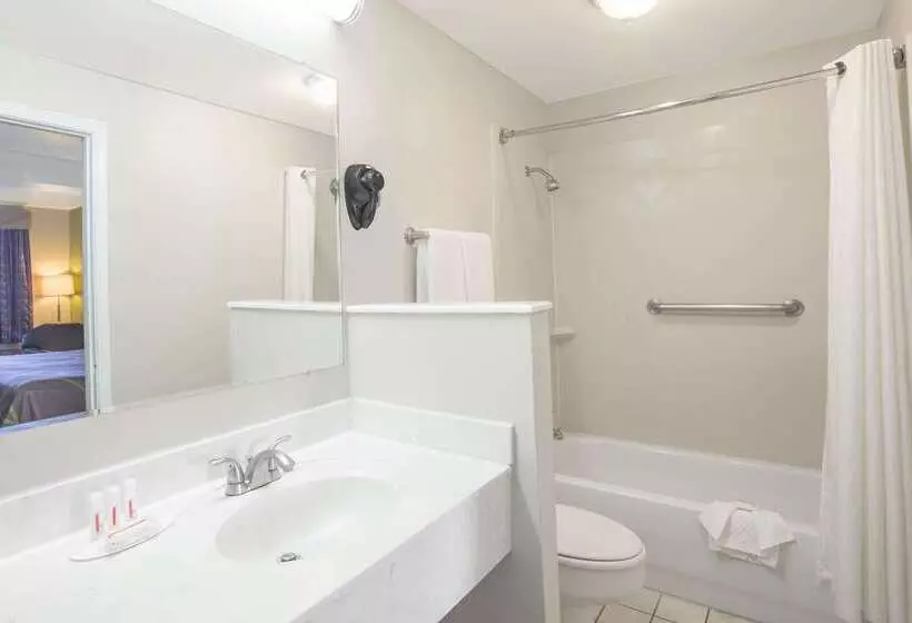 فندق Super 8 By Wyndham Jasper