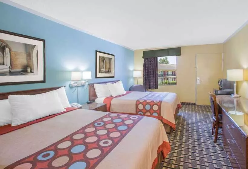 فندق Super 8 By Wyndham Jasper