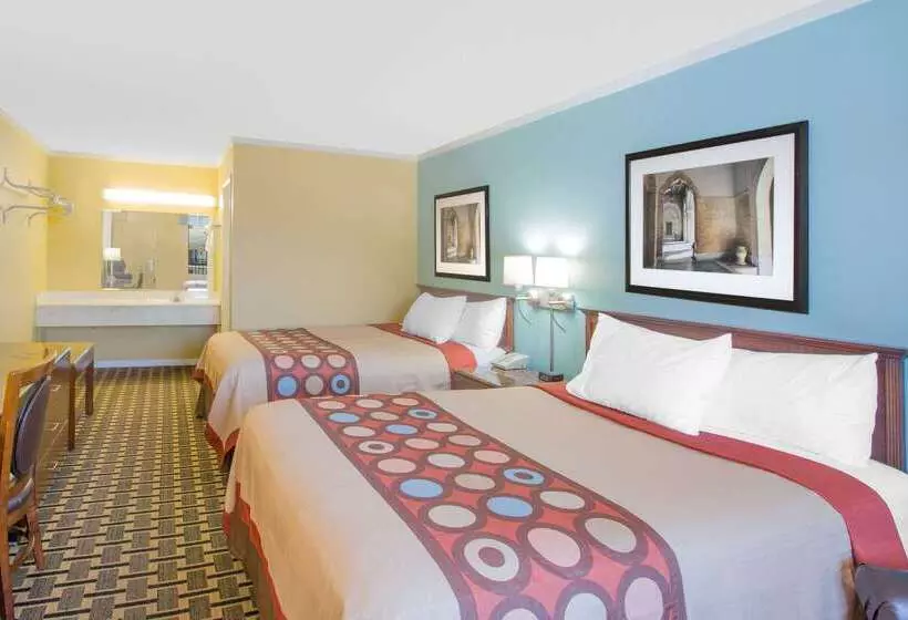 فندق Super 8 By Wyndham Jasper