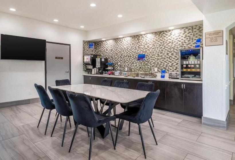 בית מלון כפרי Best Western Texas City I 45