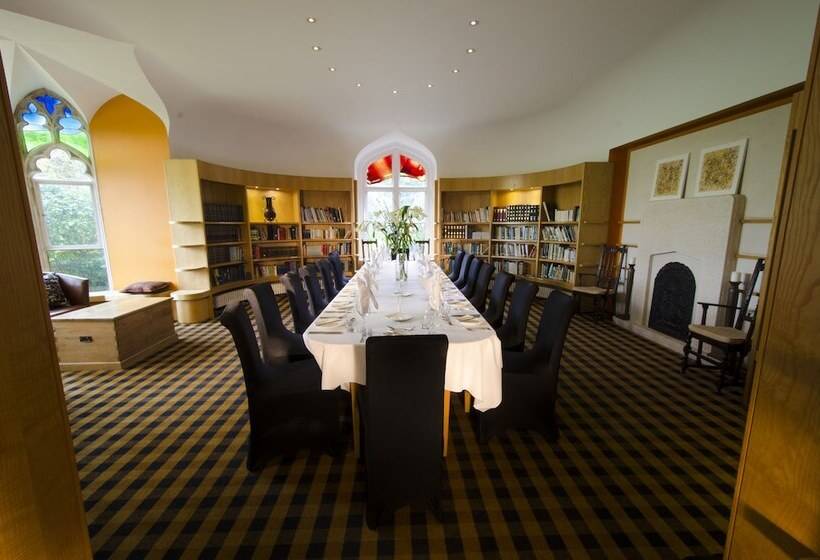 호텔 The Coach House At Missenden Abbey