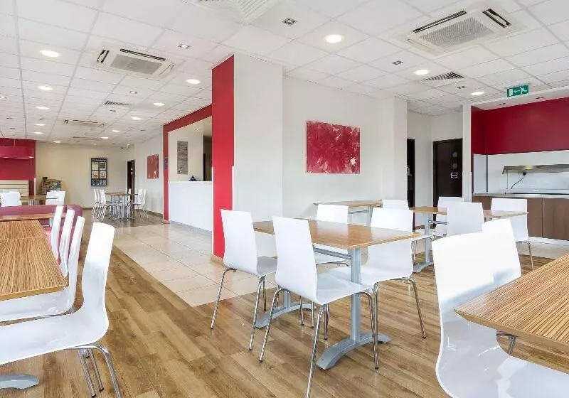 Hôtel Travelodge Camberley Central