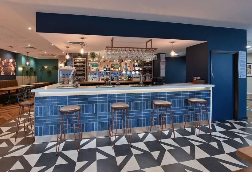 فندق Travelodge Manchester Upper Brook Street