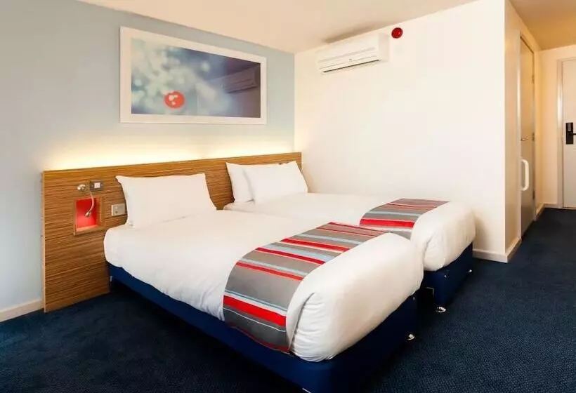 호텔 Travelodge Manchester Upper Brook Street