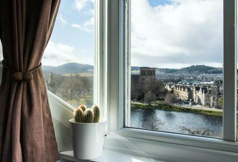 هاستل Bazpackers