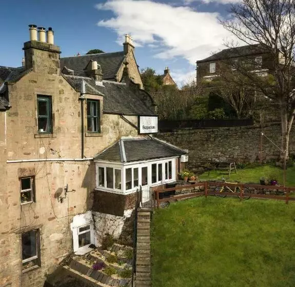 هاستل Bazpackers