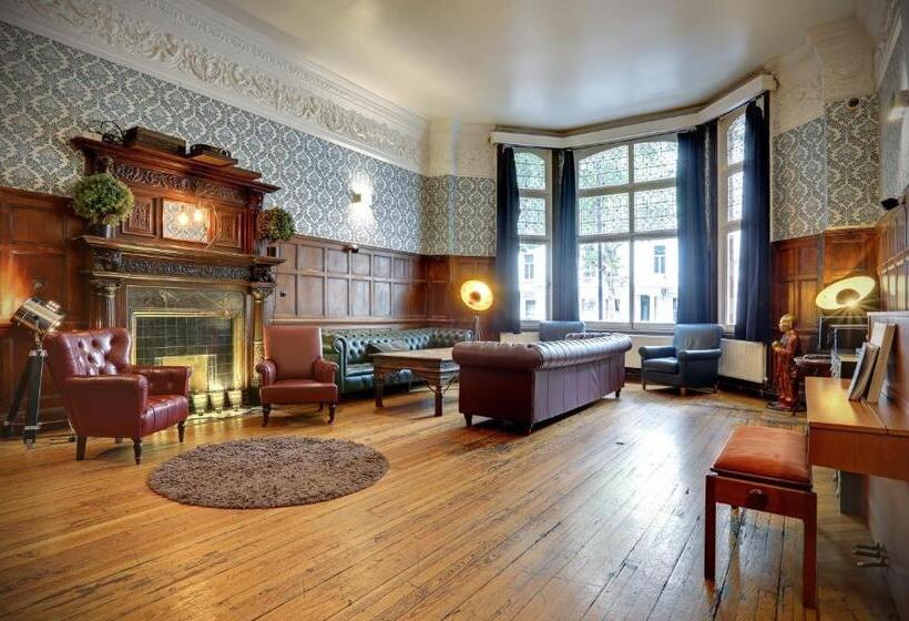 Astor Hyde Park Hostel