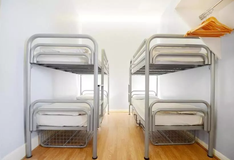 Astor Hyde Park Hostel