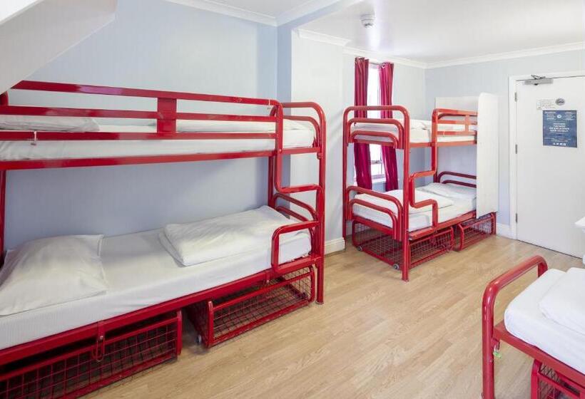 Astor Hyde Park Hostel