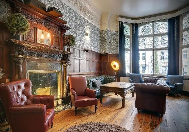 Astor Hyde Park Hostel