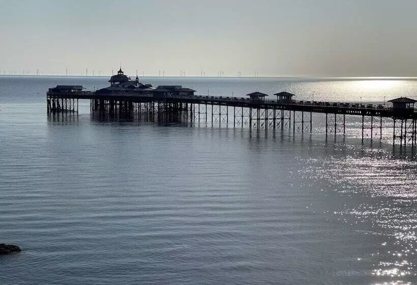 민박 Llandudno Hostel