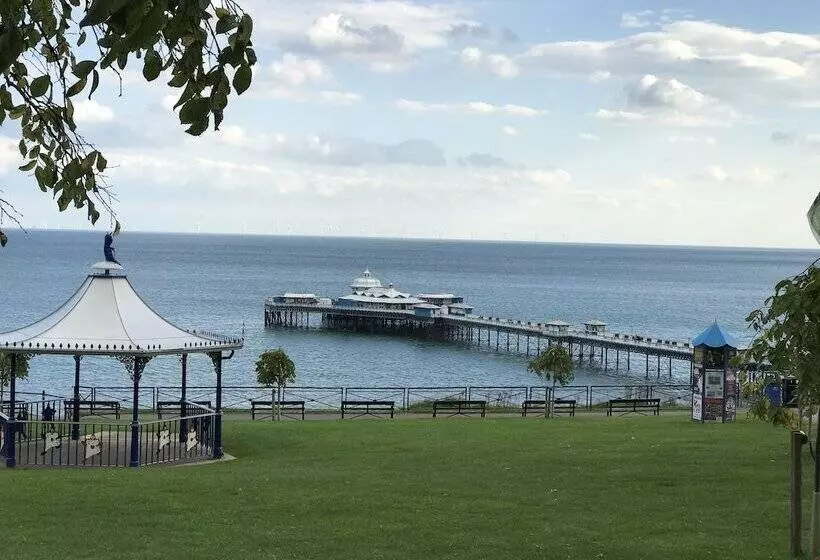 민박 Llandudno Hostel