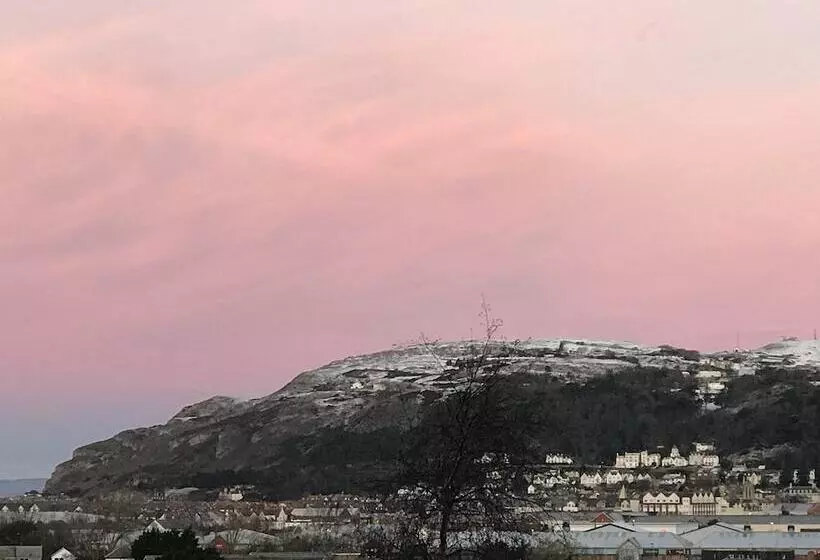 민박 Llandudno Hostel