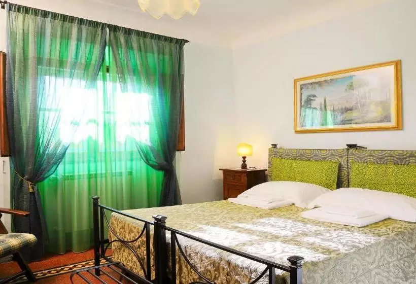 Aamiaismajoitus (B&B) Sani Tourist House