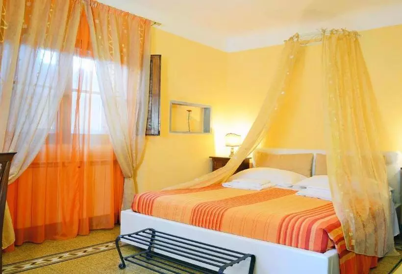 Aamiaismajoitus (B&B) Sani Tourist House