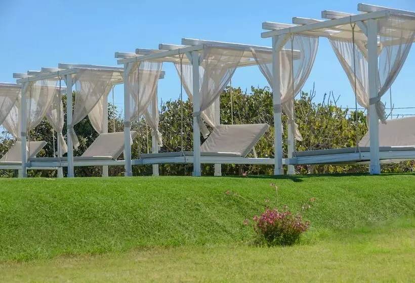 Birikos Hotel & Suites