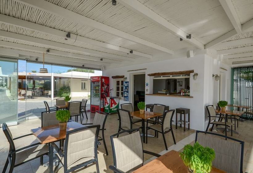 Birikos Hotel & Suites