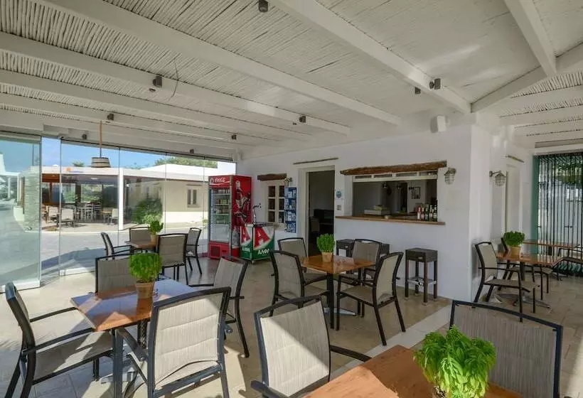 Birikos Hotel & Suites