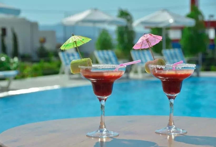 Birikos Hotel & Suites