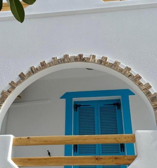 Evi Studios & Apartments