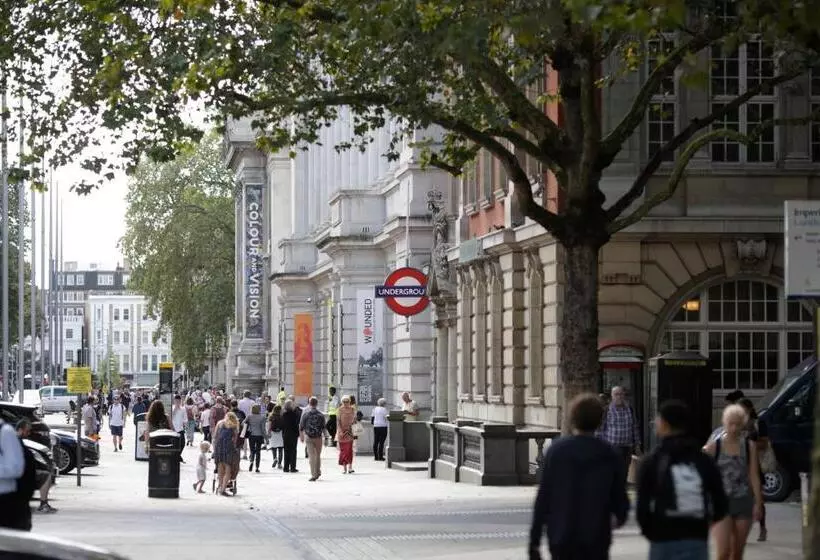 فندق فئة نجمة واحدة Princes Gardens