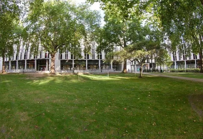 فندق فئة نجمة واحدة Princes Gardens