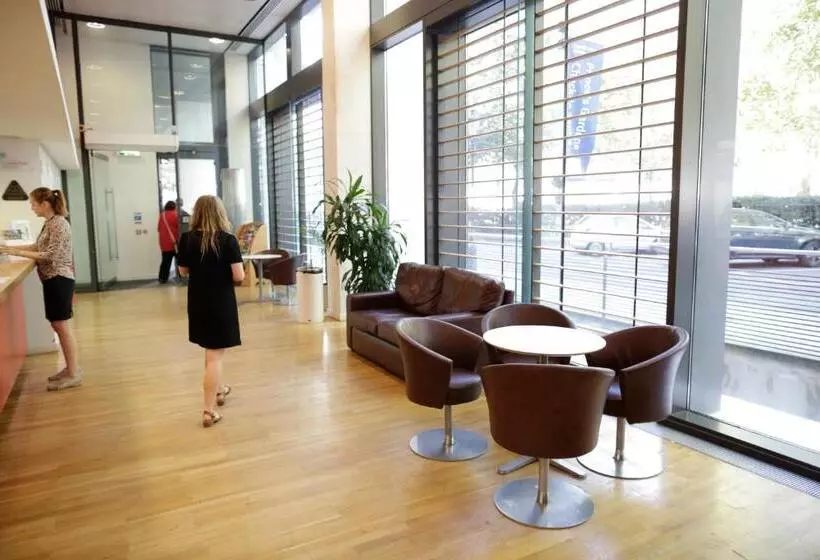 فندق فئة نجمة واحدة Princes Gardens