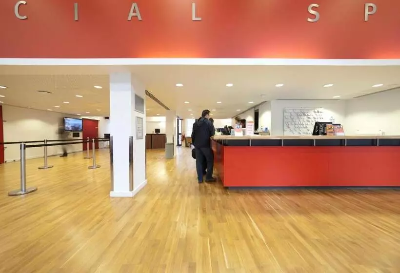 فندق فئة نجمة واحدة Princes Gardens