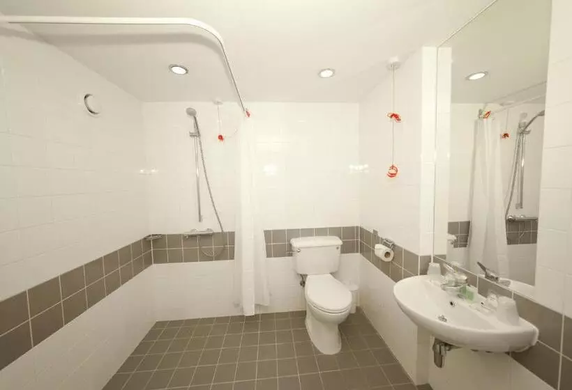 فندق فئة نجمة واحدة Princes Gardens