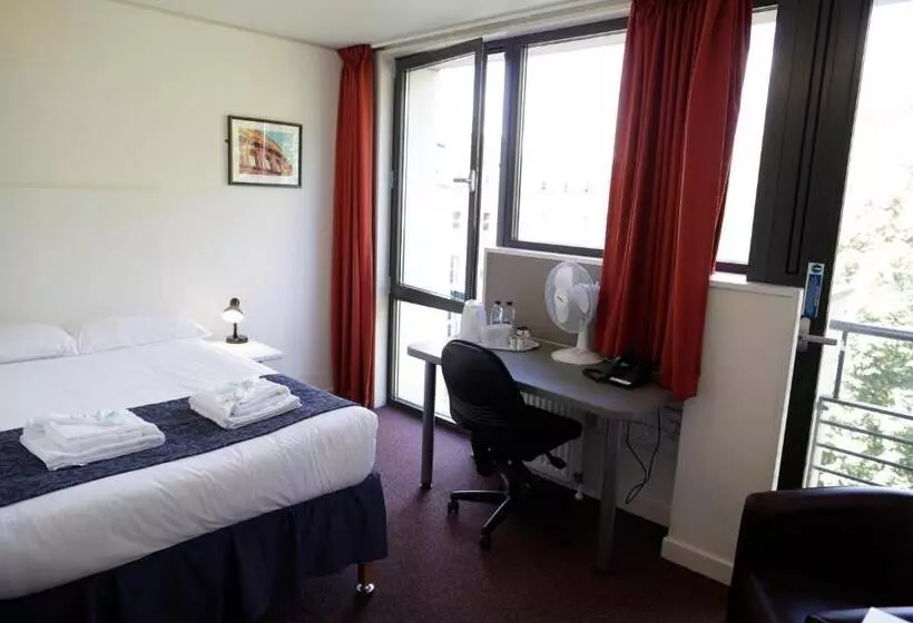 فندق فئة نجمة واحدة Princes Gardens