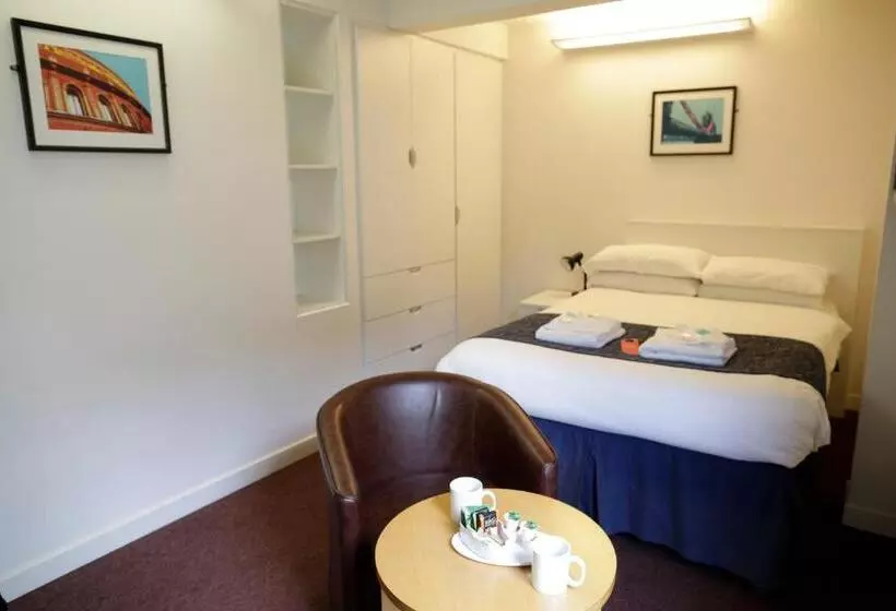 فندق فئة نجمة واحدة Princes Gardens